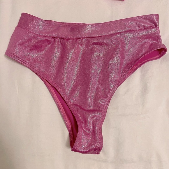 Pretty Little Thing Pink Bikini Set - Picture 2 of 3